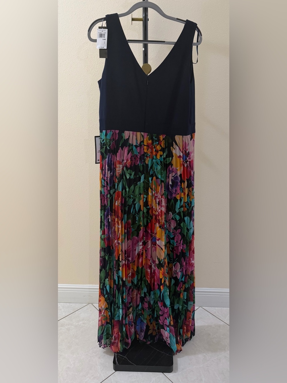 XSCAPE Floral Maxi Dress Navy Multicolor Sleeveless V-Neck 14W NWT - Picture 4 of 5